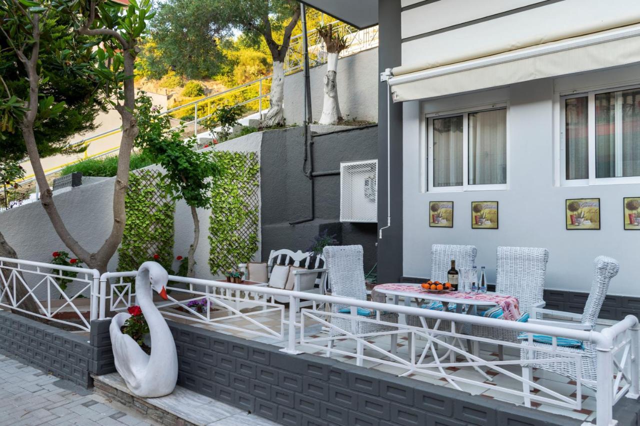 Family Inn Apartments&Suites ネオス・マルマラス エクステリア 写真