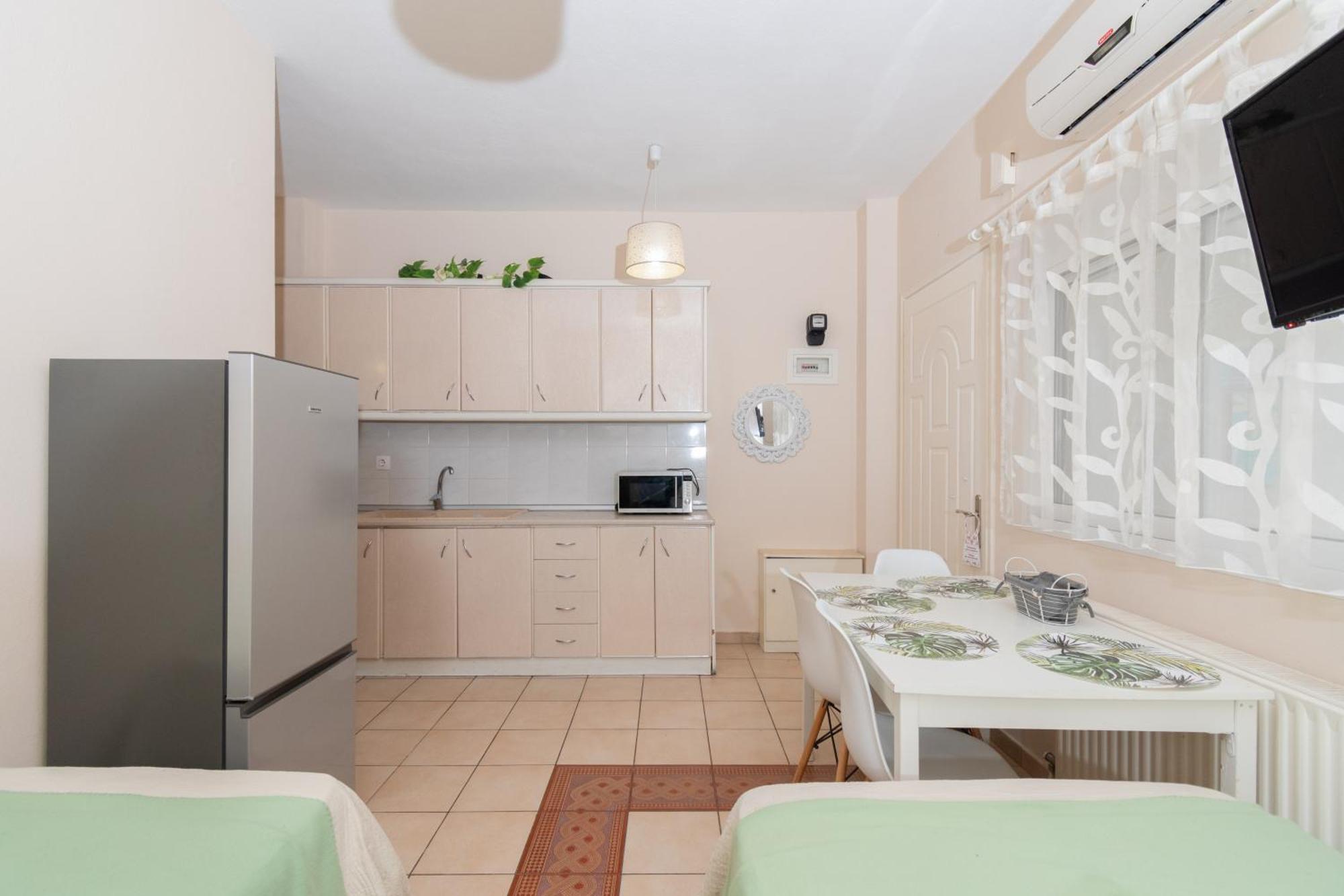 Family Inn Apartments&Suites ネオス・マルマラス エクステリア 写真