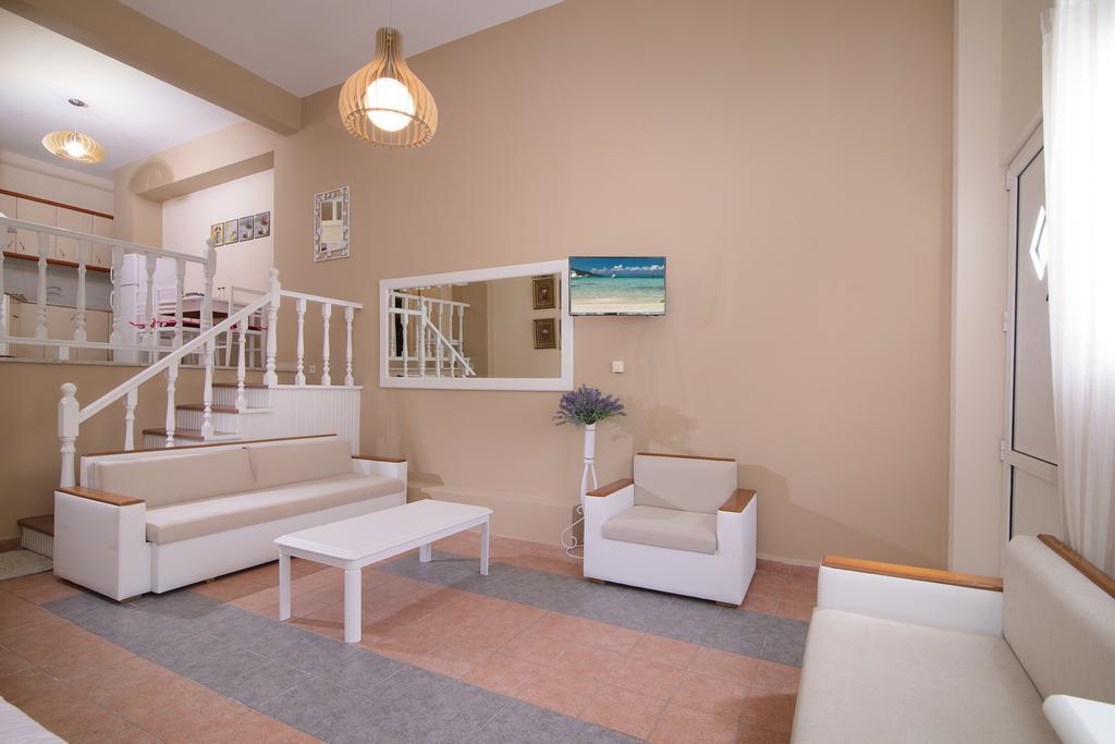 Family Inn Apartments&Suites ネオス・マルマラス エクステリア 写真