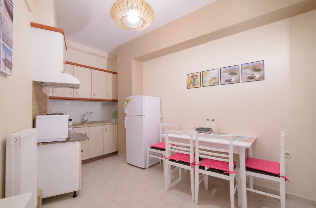 Family Inn Apartments&Suites ネオス・マルマラス エクステリア 写真